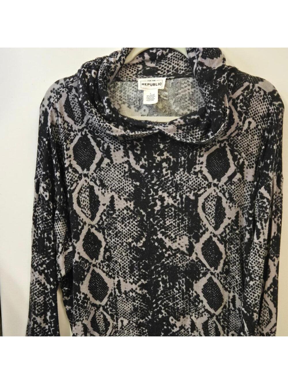 Banana Republic Women's Black and Multi Hoody